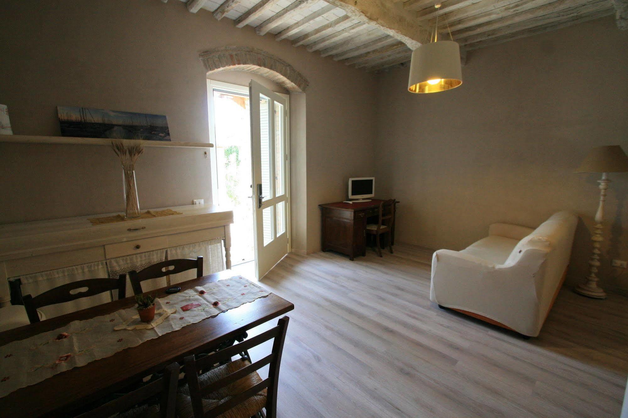 Botrona B&B สการ์ลีโน ภายนอก รูปภาพ